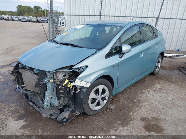 Toyota Prius Two 2015 JTDKN3DU5F1924333 Image 2