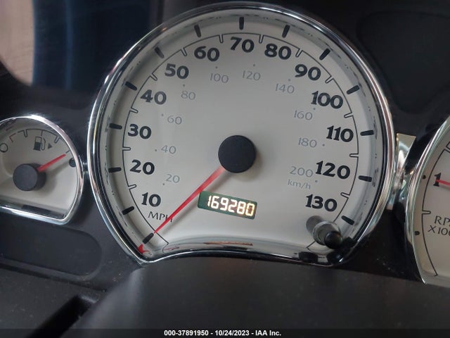 2004 SATURN VUE VIN: 5GZCZ43DX4S888872