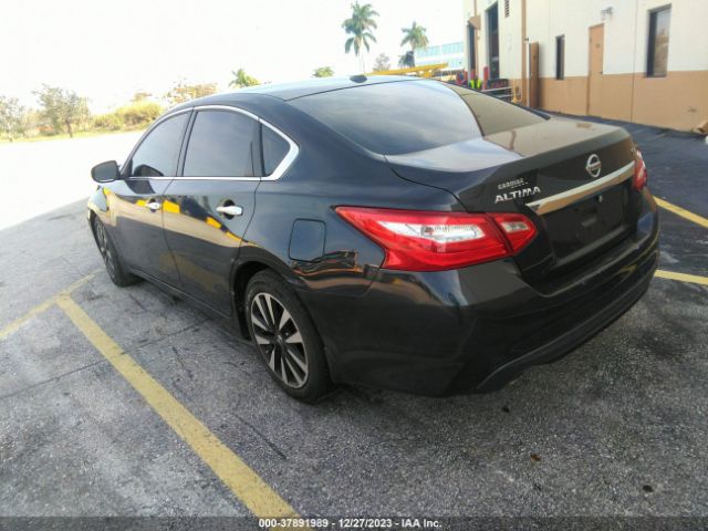 1N4AL3AP2HC484200 Nissan Altima 2.5 Sv