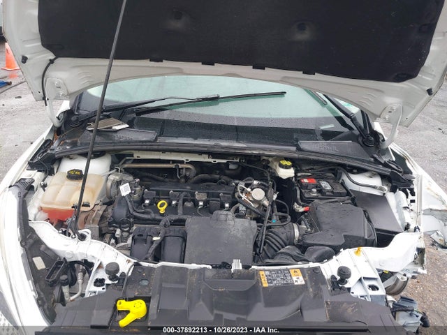 2016 FORD FOCUS SE VIN: 1FADP3F2XGL335837