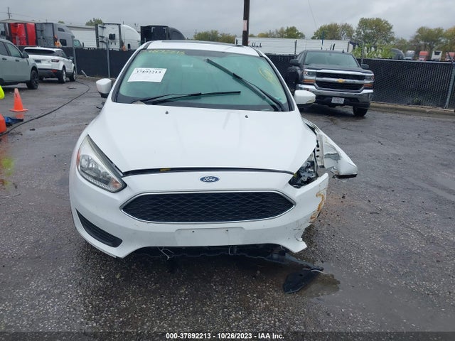 2016 FORD FOCUS SE VIN: 1FADP3F2XGL335837
