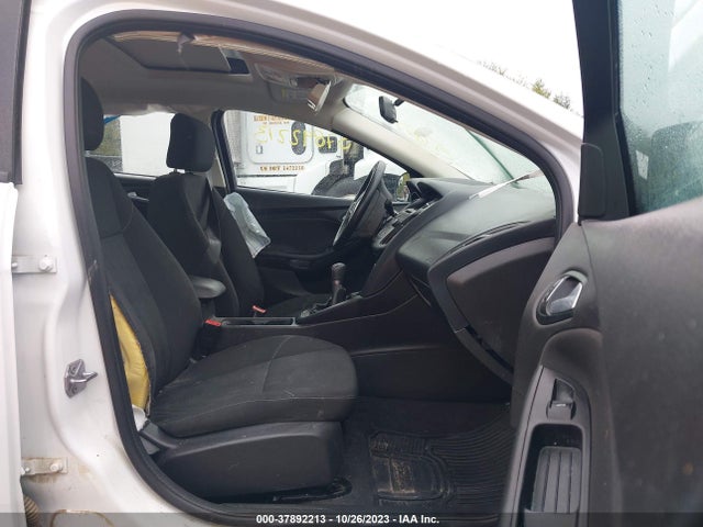 2016 FORD FOCUS SE VIN: 1FADP3F2XGL335837