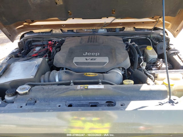 1C4BJWDGXFL669240 Jeep Wrangler Unlimited Sport
