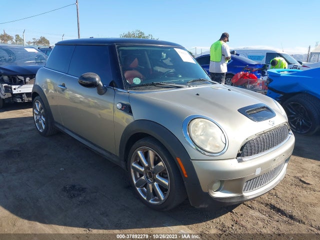 2010 MINI COOPER HARDTOP WMWMF7C59ATZ34574 Photo 0