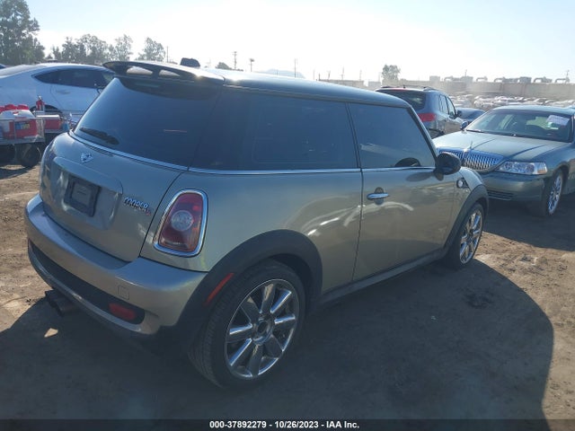 2010 MINI COOPER HARDTOP WMWMF7C59ATZ34574 Photo 3