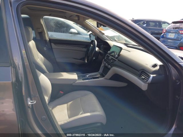 1HGCV2F93JA050064 Honda Accord Sedan Touring 2.0t