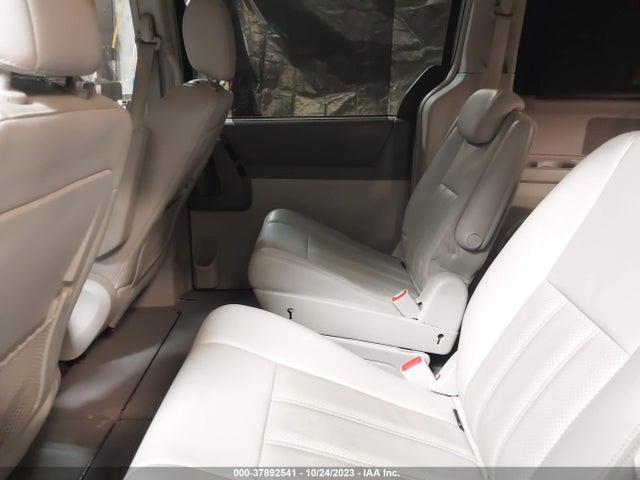 Продажа на аукционе авто 2009 Chrysler Town & Country Touring, vin: 2A8HR54189R676555, номер лота: 37892541