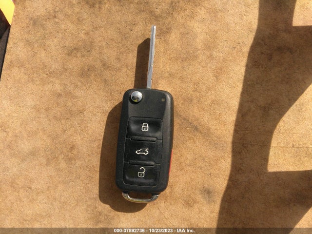 2012 VOLKSWAGEN JETTA SEDAN SE W VIN: 3VWDP7AJ3CM417561
