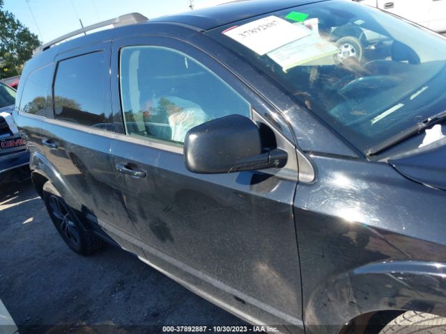 3C4PDCABXJT490925 Dodge JOURNEY SE