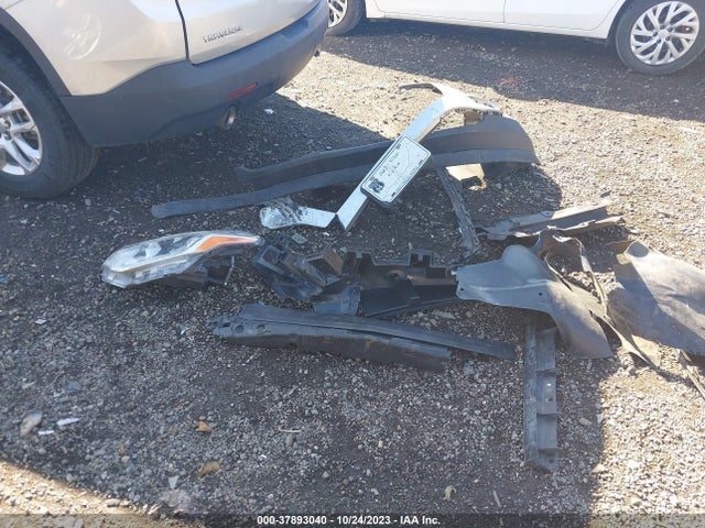 Chevrolet Traverse Ls 2018 1GNERFKWXJJ213783 Image 12