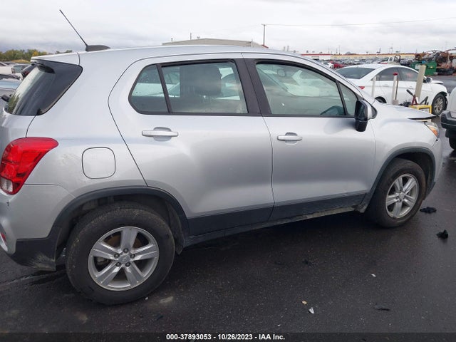 Chevrolet TRAX LS 2018 3GNCJNSB4JL284640 Image 13
