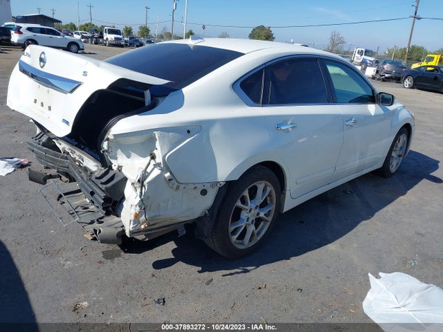 Nissan Altima 2.5 S 2014 1N4AL3AP0EN343237 Image 4