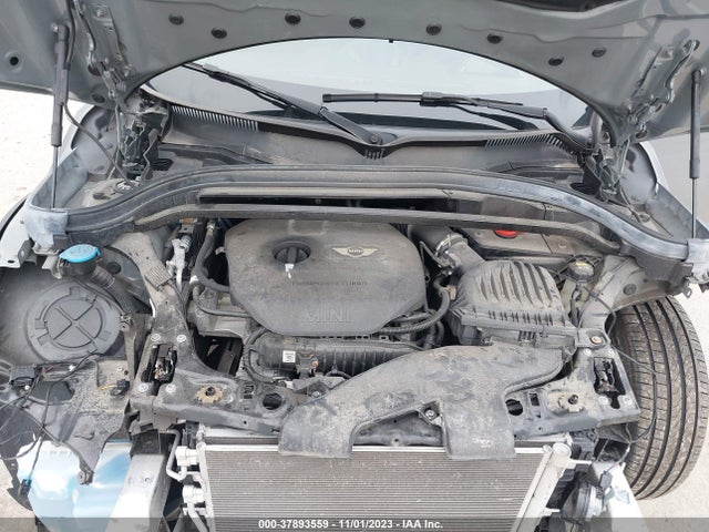 2018 MINI COUNTRYMAN WMZYV5C37J3E03628 Photo 9