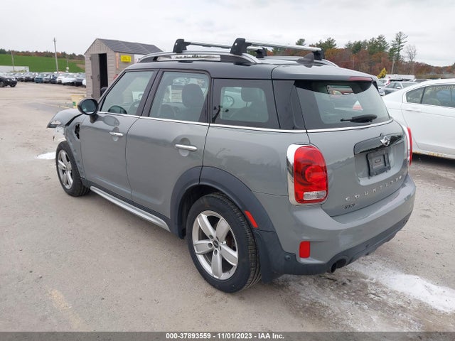 2018 MINI COUNTRYMAN WMZYV5C37J3E03628 Photo 2