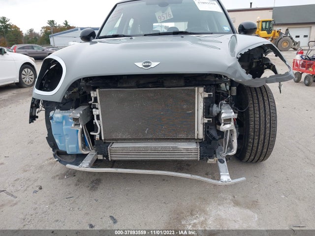 2018 MINI COUNTRYMAN WMZYV5C37J3E03628 Photo 5
