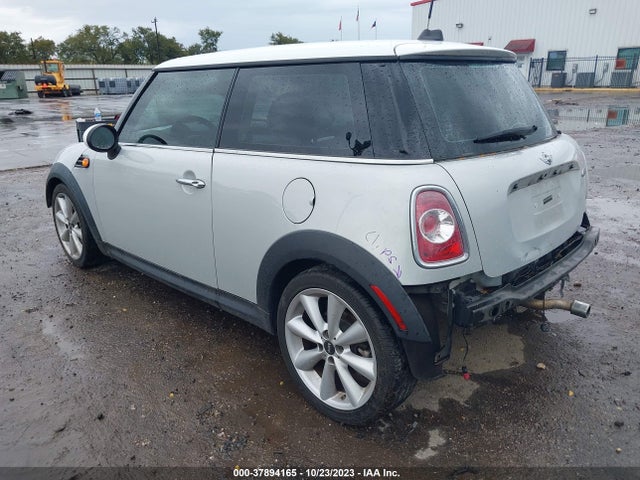 2013 MINI COOPER HARDTOP WMWSU3C58DT548965 Photo 2