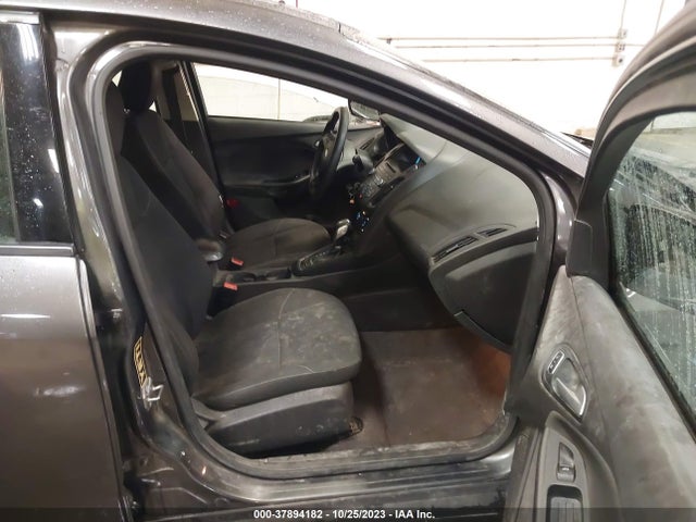 2015 FORD FOCUS SE VIN: 1FADP3K20FL361836
