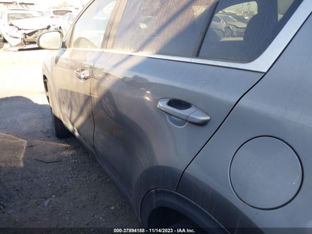 KNDPM3AC3J7340152 KIA Sportage Lx