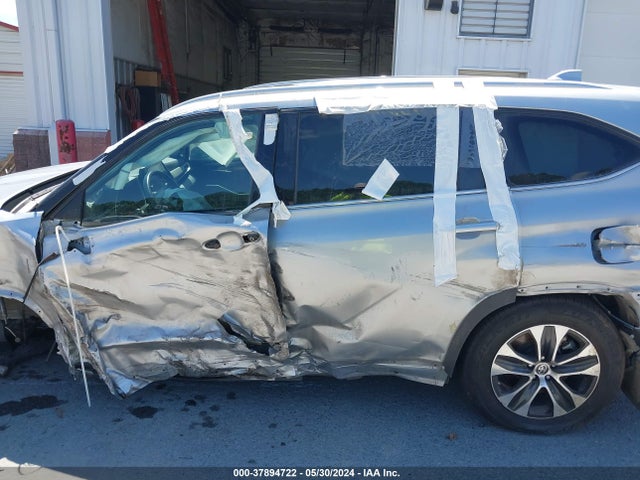 Toyota Highlander Xle 2022 5TDGZRBH3NS564418 Image 15
