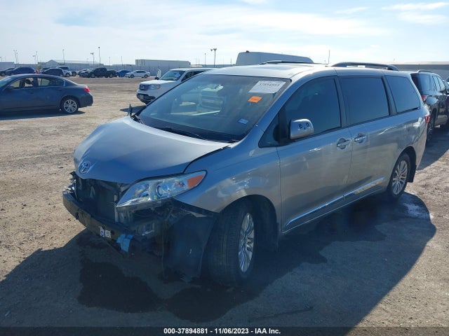 Toyota Sienna Xle 8 Passenger 2015 5TDYK3DC7FS601043 Image 2