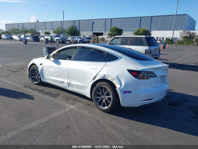 2018 TESLA MODEL 3 5YJ3E1EB8JF146776 Photo 2