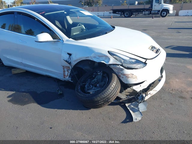 2018 TESLA MODEL 3 5YJ3E1EB8JF146776 Photo 5