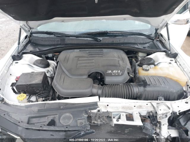2C3CCAEG2FH807418 Chrysler 300 300c