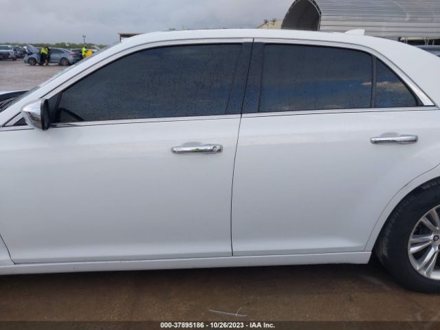2C3CCAEG2FH807418 Chrysler 300 300c