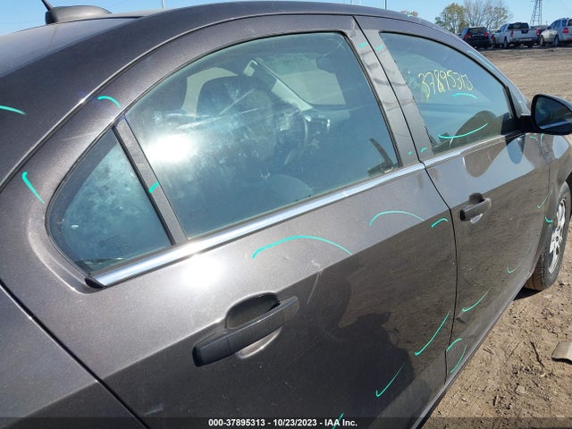 Chevrolet Sonic Lt Auto 2015 1G1JC5SH7F4218474 Image 13