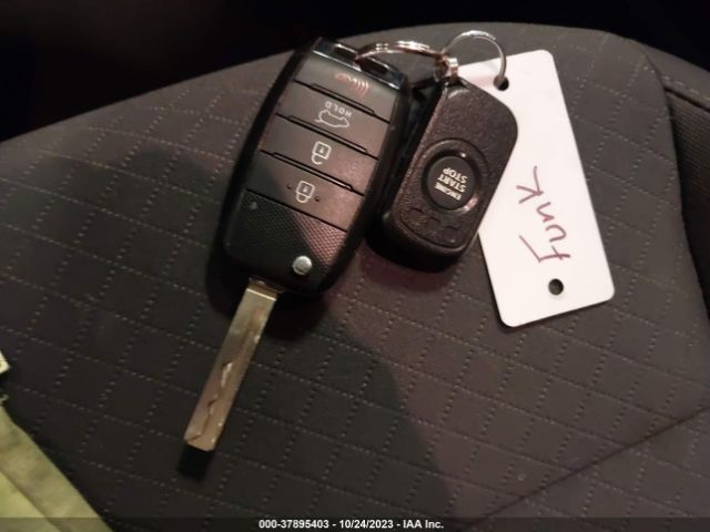 5XYPGDA39LG649126 KIA SORENTO LX