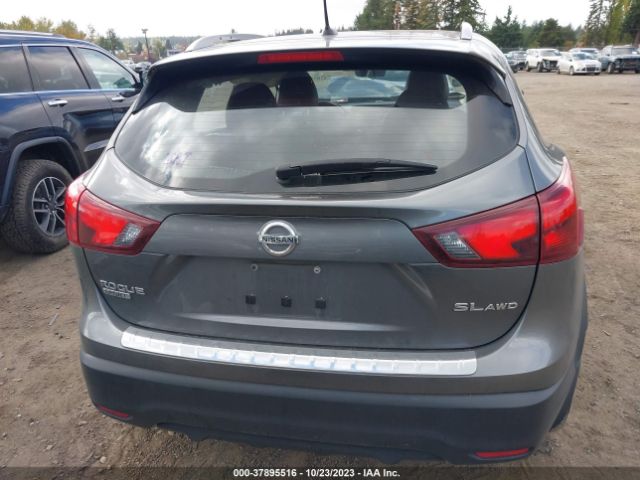 JN1BJ1CR9JW289869 Nissan Rogue Sport Sl
