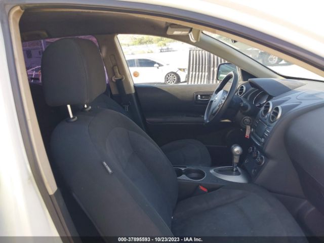 JN8AS5MT5EW625390 Nissan Rogue Select S