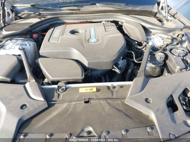 WBAJA9C56JB033049 BMW 5 Series 530e Iperformance