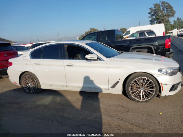 WBAJA9C56JB033049 BMW 5 Series 530e Iperformance