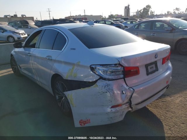 WBAJA9C56JB033049 BMW 5 Series 530e Iperformance