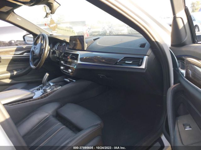 WBAJA9C56JB033049 BMW 5 Series 530e Iperformance