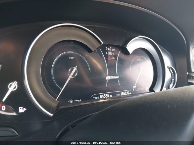 WBAJA9C56JB033049 BMW 5 Series 530e Iperformance