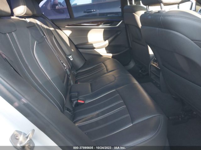 WBAJA9C56JB033049 BMW 5 Series 530e Iperformance