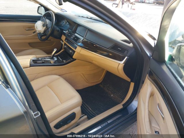 WBA5A5C52FD520903 BMW 5 Series 528i