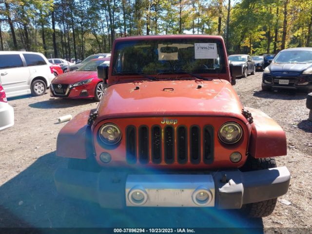 1C4GJWBG8EL299218 Jeep Wrangler Sahara