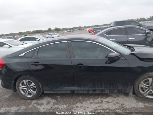 19XFC2F52JE009579 Honda Civic Sedan Lx