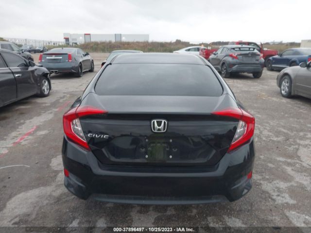 19XFC2F52JE009579 Honda Civic Sedan Lx