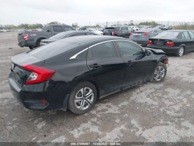 19XFC2F52JE009579 Honda Civic Sedan Lx