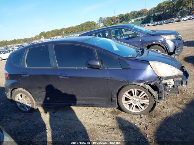 2009 HONDA FIT SPORT VIN: JHMGE88489S028103