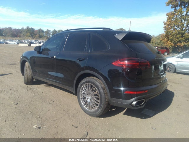 2016 PORSCHE CAYENNE WP1AA2A23GKA15182 Photo 2