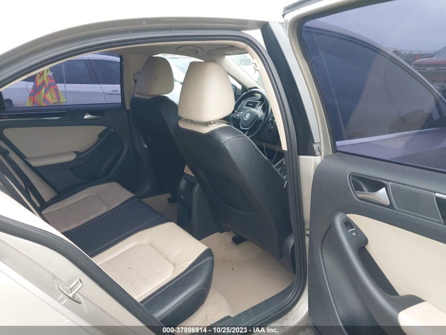 3VWL17AJ4FM321603 Volkswagen Jetta 1.8t Sel