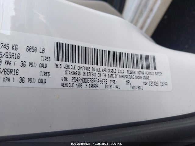 2011 DODGE GRAND CARAVAN MAINSTREET VIN: 2D4RN3DG7BR640073