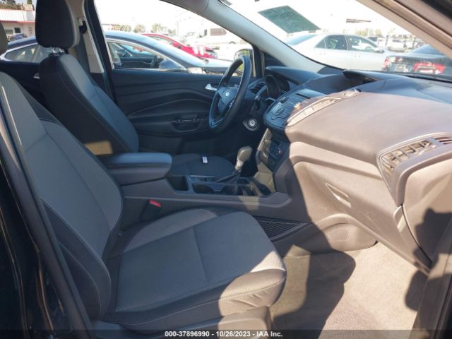 1FMCU9GD7HUC93409 Ford ESCAPE SE