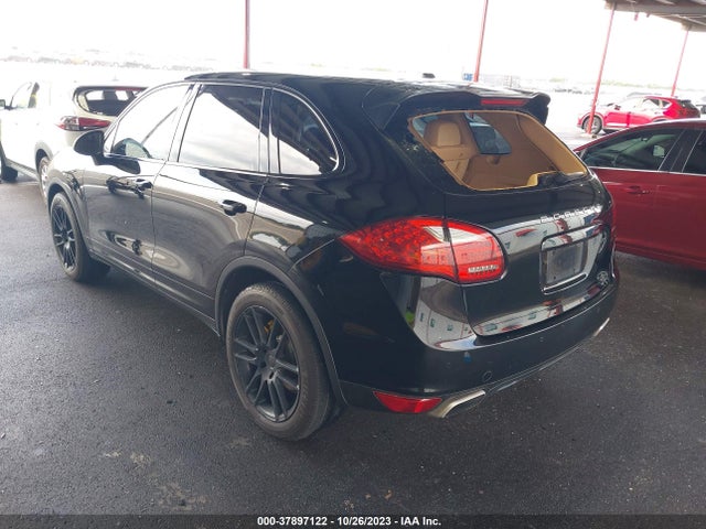 2011 PORSCHE CAYENNE WP1AA2A29BLA10040 Photo 2