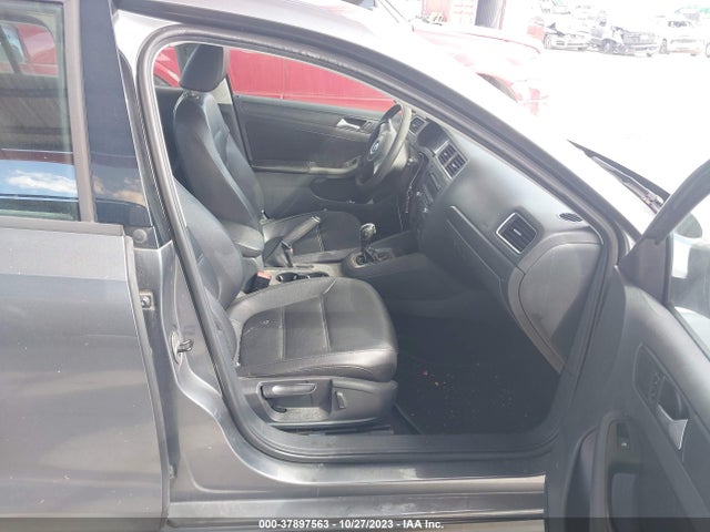 3VWD17AJ4EM238188 Volkswagen Jetta Sedan Se